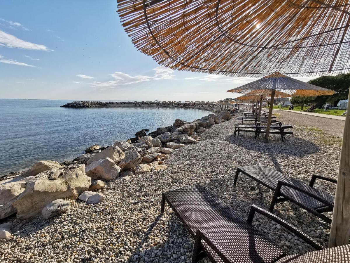 Lara Deluxe Superior 5 Star Apartment, Your Piece Of Heaven By The Sea & Park Novigrad Istria Εξωτερικό φωτογραφία